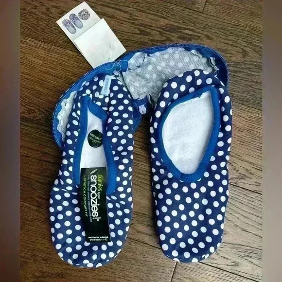 NWT Skinnies Snoozies Women’s Poka Dot Blue Travel Lightweight Slippers XL 11-12 - Picture 9 of 13
